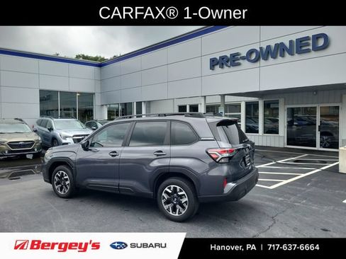 Used 2025 Subaru Forester AWD/4WD image 3
