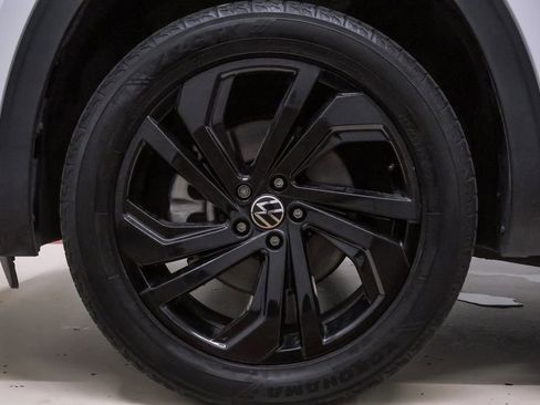 Used 2023 Volkswagen Atlas SE image 32