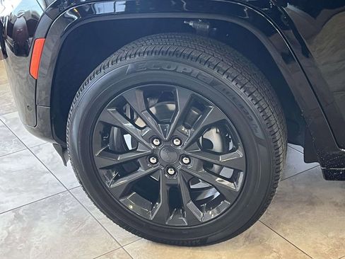 New 2026 Jeep Grand Cherokee Limited image 8