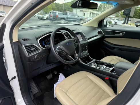 Used 2019 Ford Edge SEL w/ Equipment Group 201A FWD image 9
