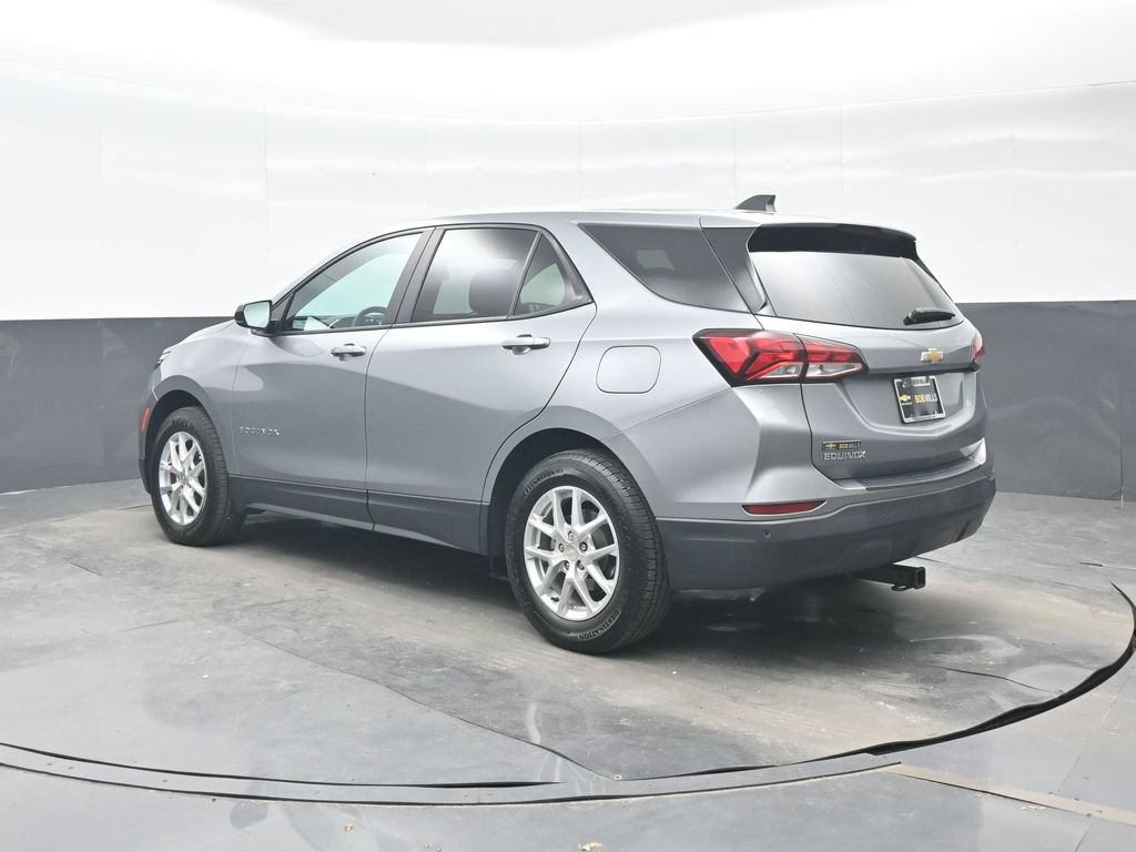 Used 2023 Chevrolet Equinox LS FWD image 4