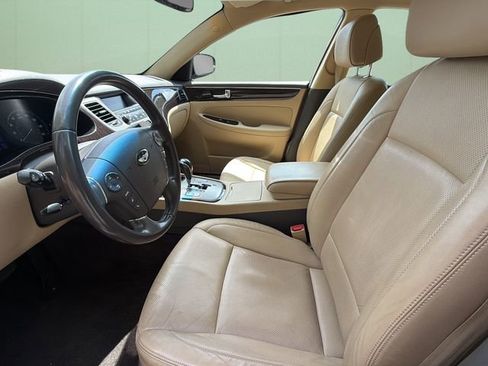 Used 2011 Hyundai Genesis 3.8 RWD image 11