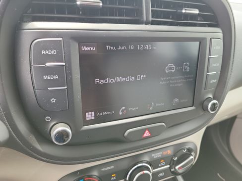 Certified 2025 Kia Soul LX w/ LX Technology Package FWD image 25