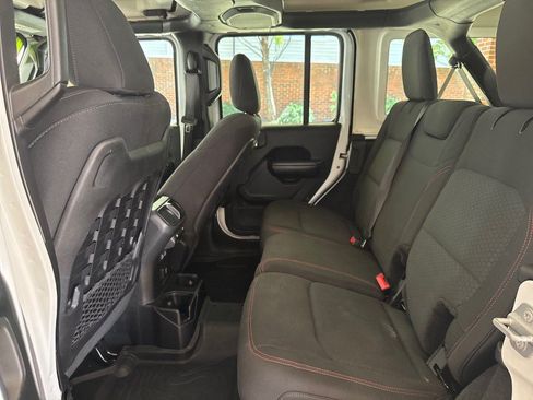 Used 2018 Jeep Wrangler Unlimited Rubicon AWD/4WD image 20