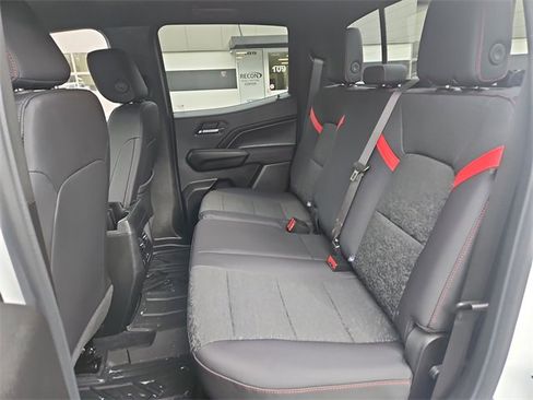 Used 2024 Chevrolet Colorado Z71 w/ Z71 Convenience Package 2 image 25