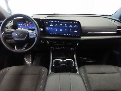 Used 2025 Chevrolet Traverse LT w/ Midnight/Sport Edition AWD/4WD image 11