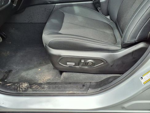 Used 2025 Jeep Grand Cherokee Laredo X RWD image 20