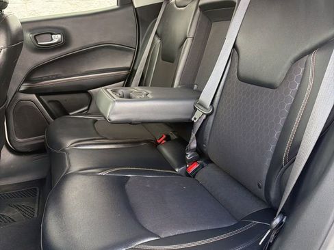 Used 2017 Jeep Compass Latitude w/ Popular Equipment Group AWD/4WD image 22