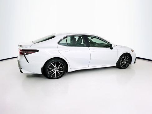 Used 2023 Toyota Camry SE image 10