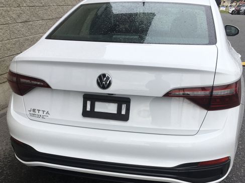 Certified 2023 Volkswagen Jetta S FWD image 4