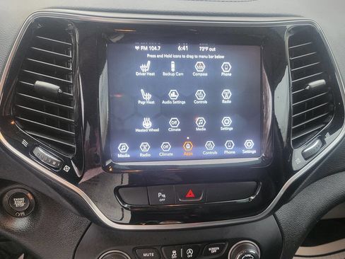 Used 2020 Jeep Cherokee Limited image 16