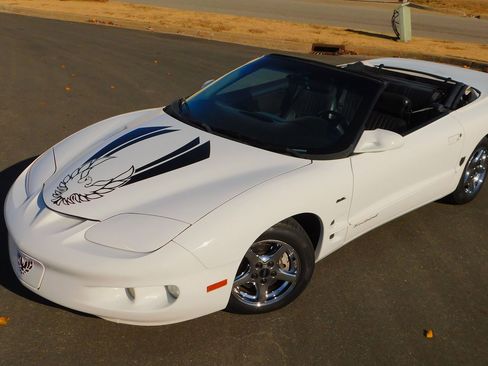 Used 2002 Pontiac Firebird image 10