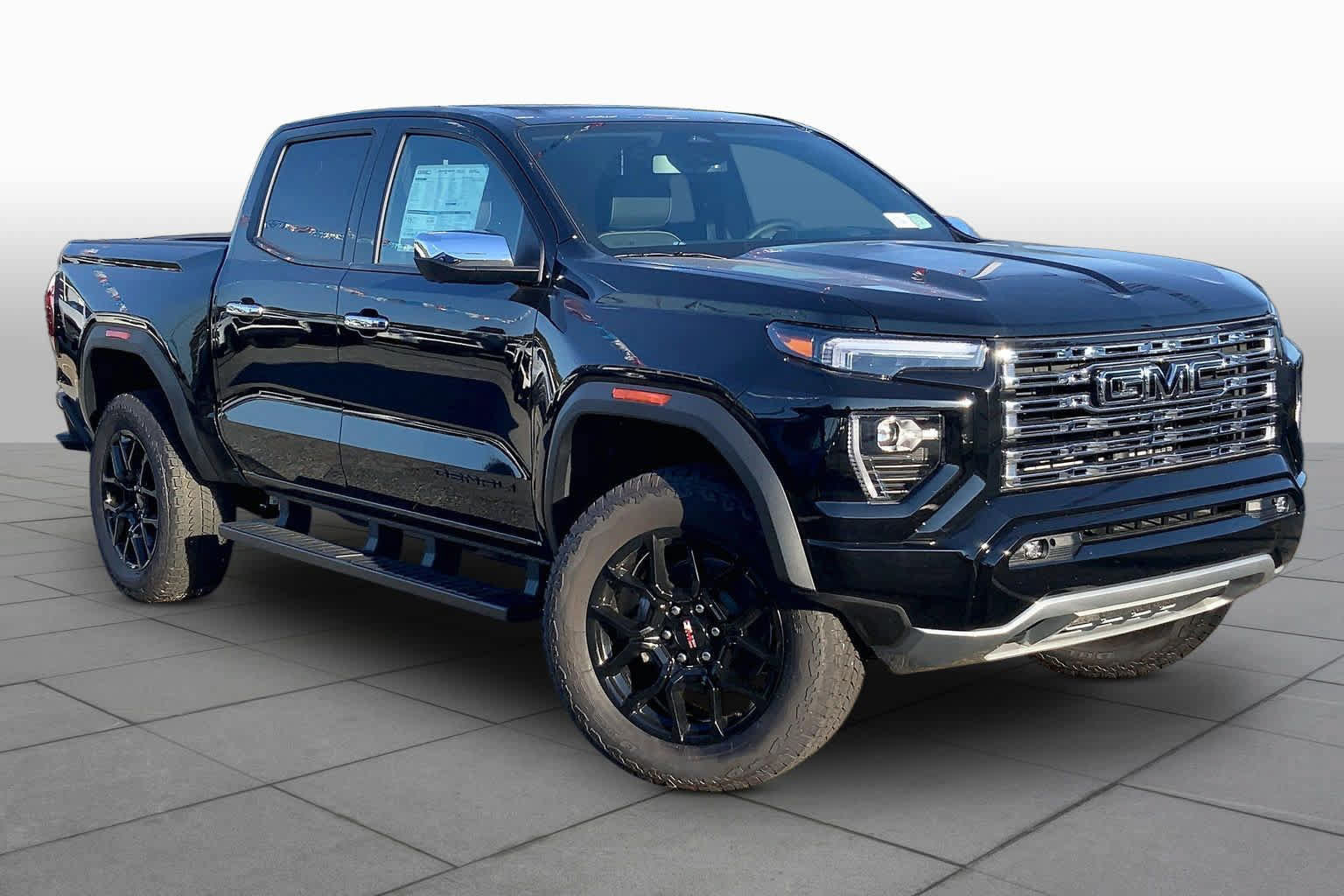 New 2026 GMC Canyon Denali w/ LPO, Denali Black Edition AWD/4WD image 2