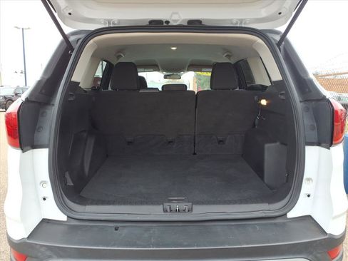 Certified 2019 Ford Escape SE image 10