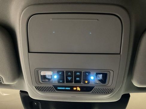 Used 2022 Ford Explorer XLT w/ Equipment Group 202A image 19