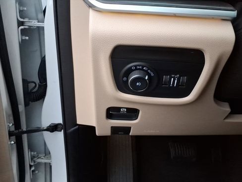 Used 2021 Jeep Grand Cherokee L Limited w/ MOPAR Finishing Package image 17