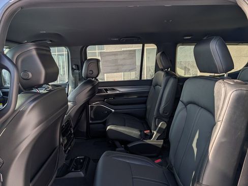 New 2026 Jeep Grand Wagoneer Limited AWD/4WD image 6