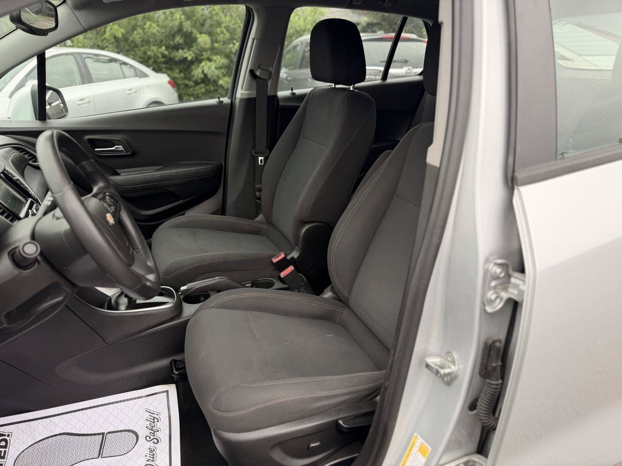 Used 2019 Chevrolet Trax LS FWD image 30