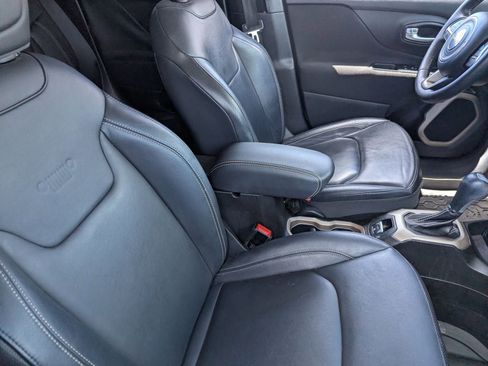 Used 2015 Jeep Renegade Limited image 10