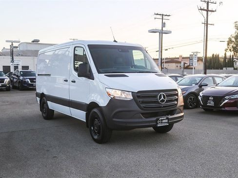 Used 2020 Mercedes-Benz Sprinter 2500 image 3