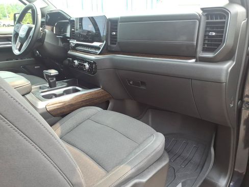 Used 2023 GMC Sierra 1500 Elevation w/ Preferred Package AWD/4WD image 9