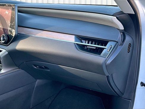 Used 2024 Lexus RX 450h AWD w/ Luxury Package image 12