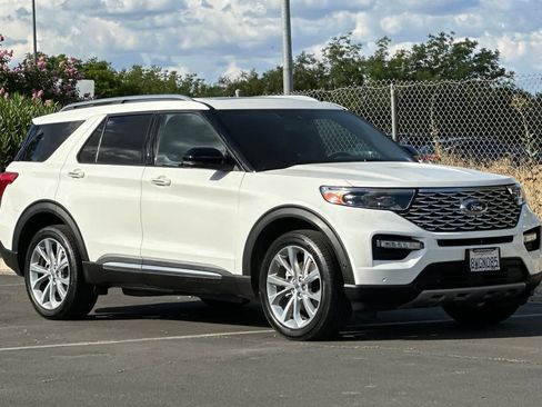Used 2021 Ford Explorer Platinum w/ Equipment Group 601A AWD/4WD image 9