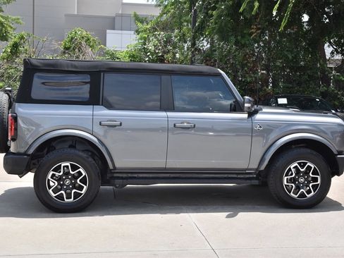 Used 2023 Ford Bronco Outer Banks AWD/4WD image 6
