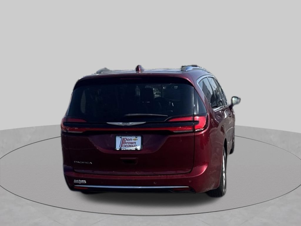 Used 2021 Chrysler Pacifica Touring-L FWD image 8