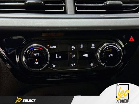 Used 2024 Chevrolet Trax LT w/ LT Convenience Package FWD image 18