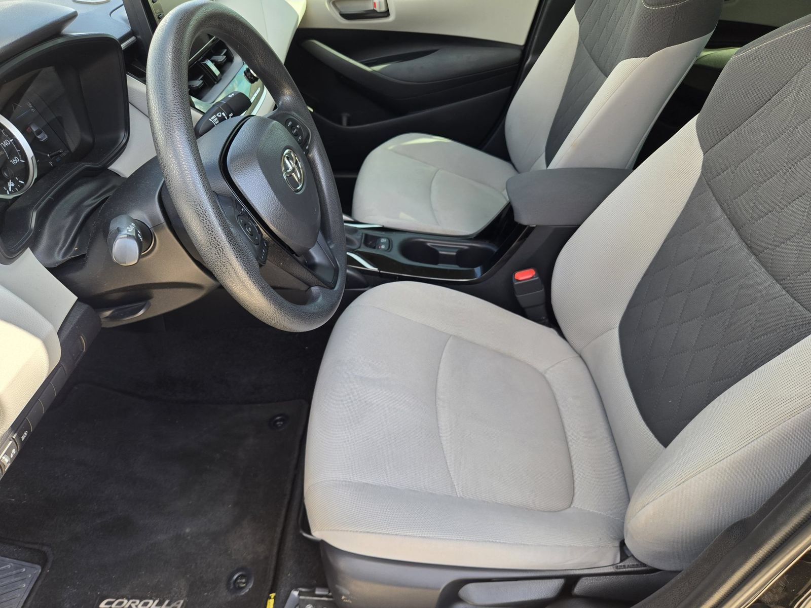 Used 2022 Toyota Corolla LE FWD image 13