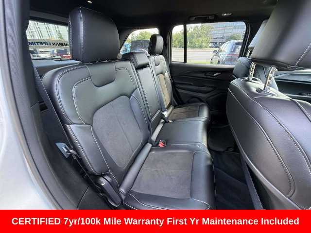 Certified 2025 Jeep Grand Cherokee Altitude AWD/4WD image 12
