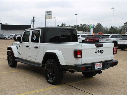 Certified 2023 Jeep Gladiator Sport image 8