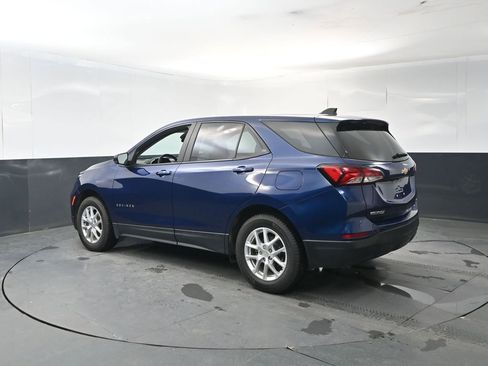 Used 2023 Chevrolet Equinox LS w/ LS Convenience Package AWD/4WD image 3