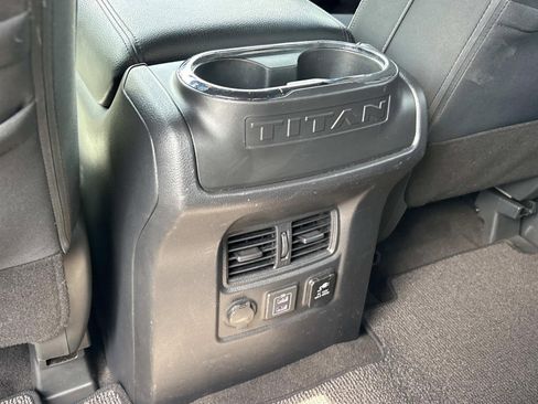 Used 2019 Nissan Titan SV w/ SV Convenience Package RWD image 15