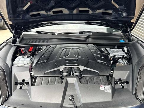 Certified 2025 Porsche Cayenne S image 27