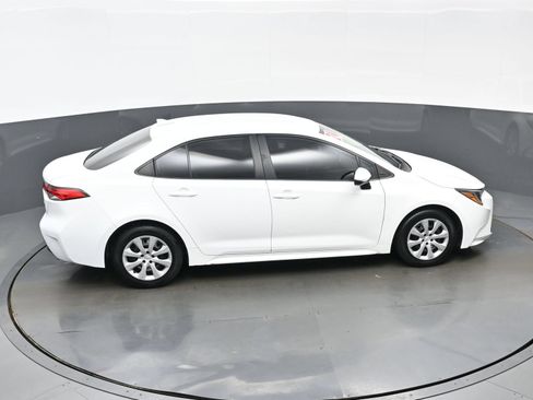 Used 2024 Toyota Corolla LE FWD image 39