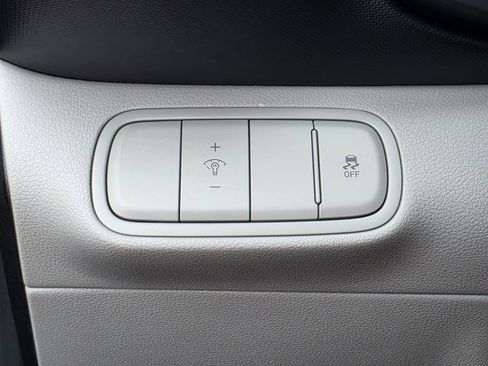 New 2025 Hyundai Venue SEL image 39