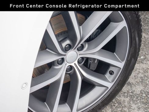 Used 2025 Land Rover Range Rover SE image 9