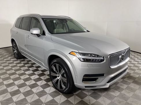 Used 2025 Volvo XC90 T8 Plus w/ Protection Package Premier AWD/4WD image 2