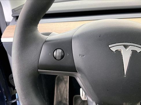 Used 2023 Tesla Model Y Performance AWD/4WD image 22