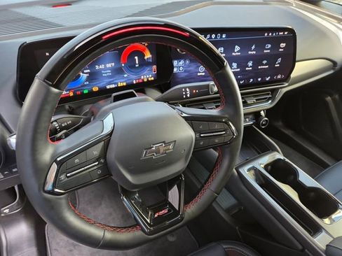 Used 2024 Chevrolet Equinox EV RS FWD image 27