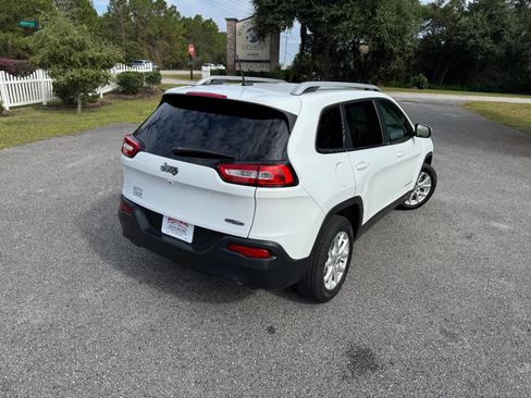Used 2015 Jeep Cherokee Latitude w/ Cold Weather Group image 6