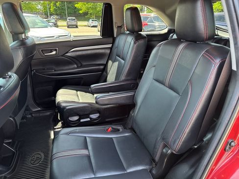 Used 2019 Toyota Highlander SE AWD/4WD image 36
