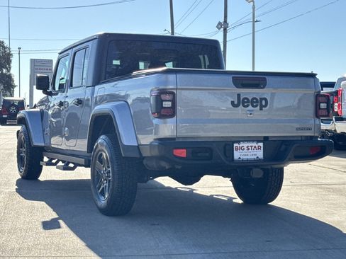 Used 2021 Jeep Gladiator Sport image 9