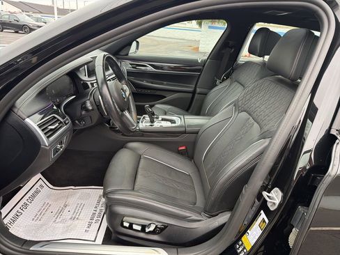 Used 2022 BMW 750i xDrive 750i xDrive w/ Executive Package image 18