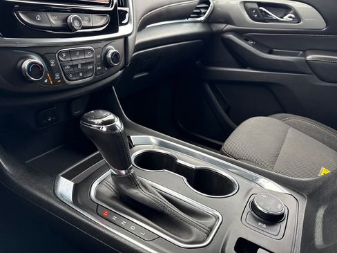 Used 2019 Chevrolet Traverse LT image 24