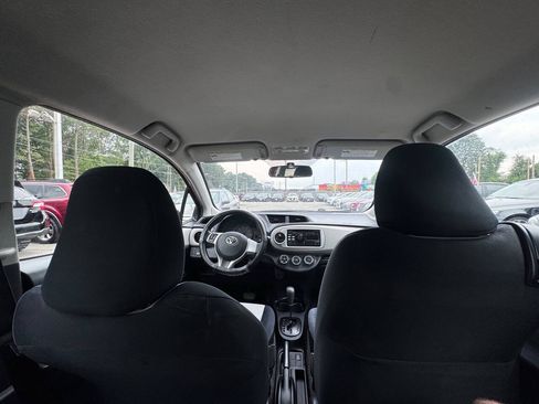 Used 2012 Toyota Yaris LE FWD image 10