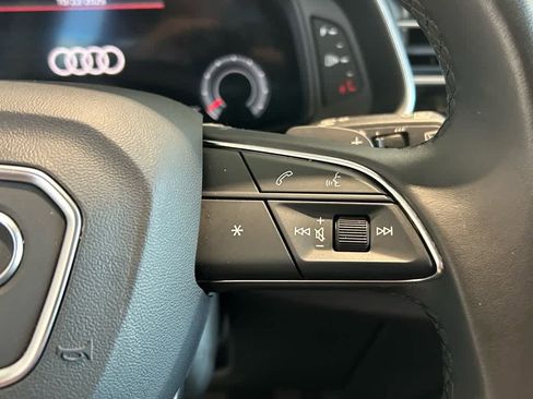 Used 2022 Audi Q7 Premium Plus image 15