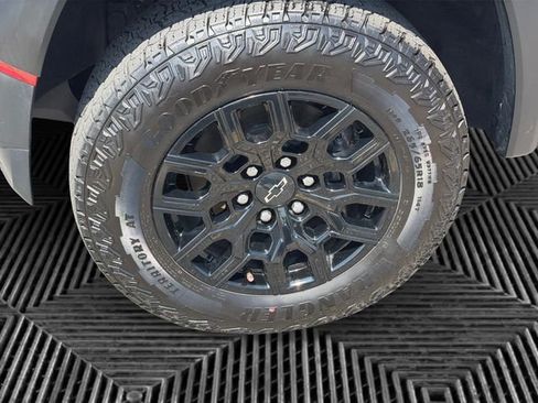Used 2026 Chevrolet Colorado Trail Boss AWD/4WD image 9